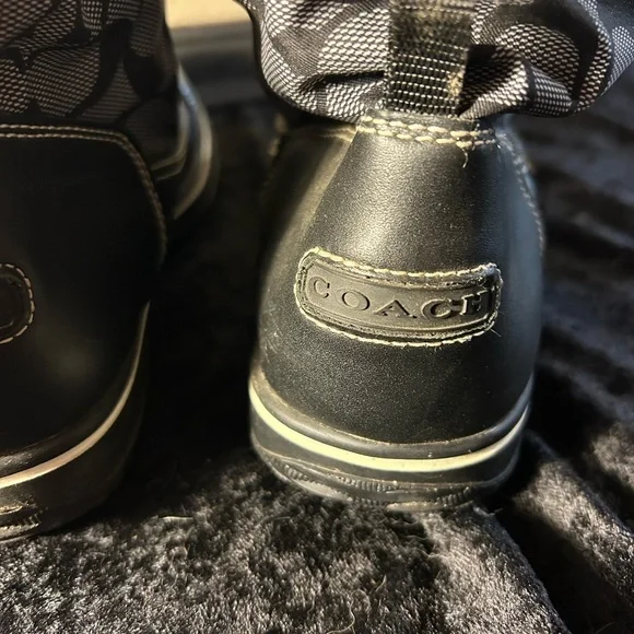 Coach ‘Shaine’ women’s winter boots size 8 1/2 - Picture 3 of 8